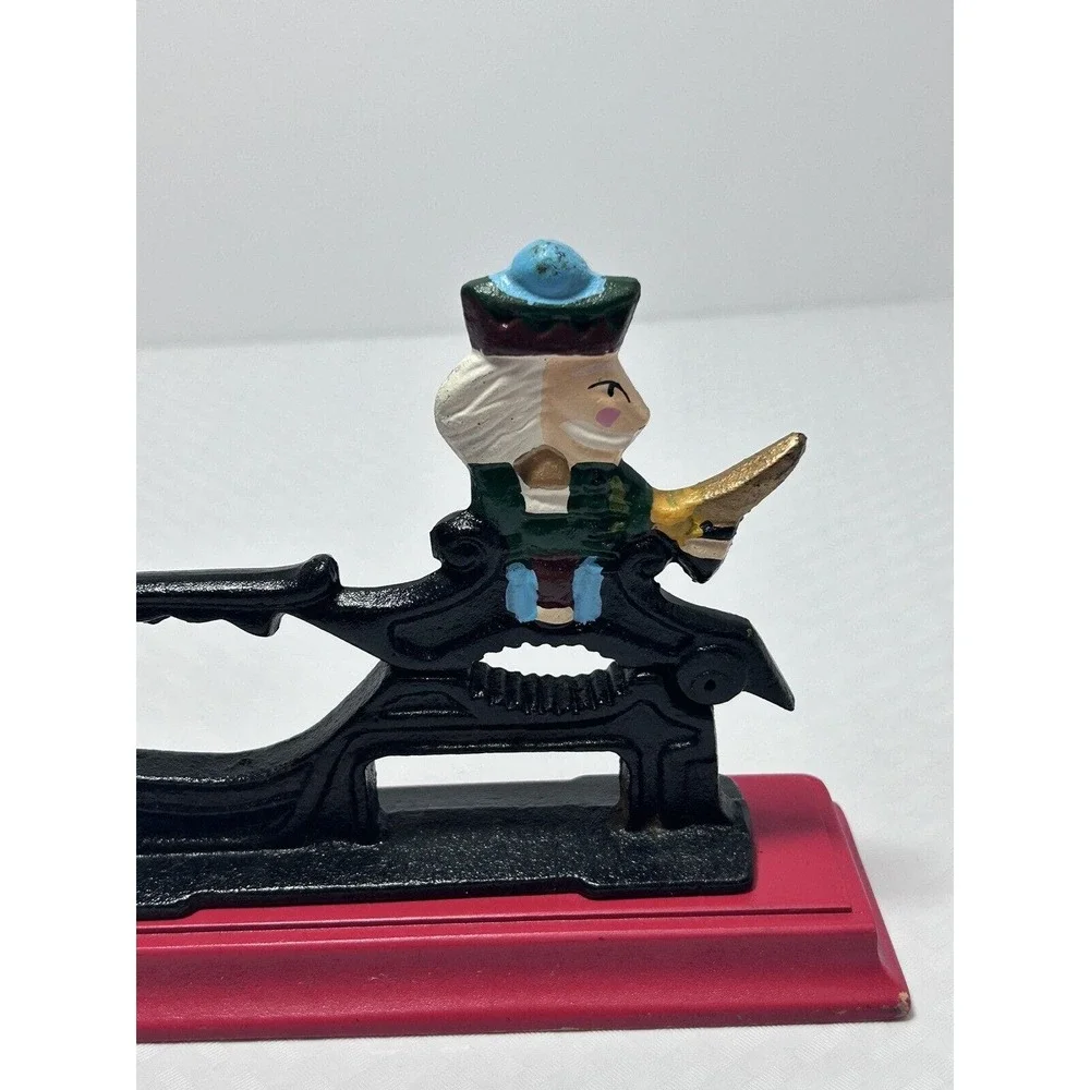 Vintage Cast Iron Soldier Nutcracker Mounted On Red Wooden Base Nut‎ Cracker